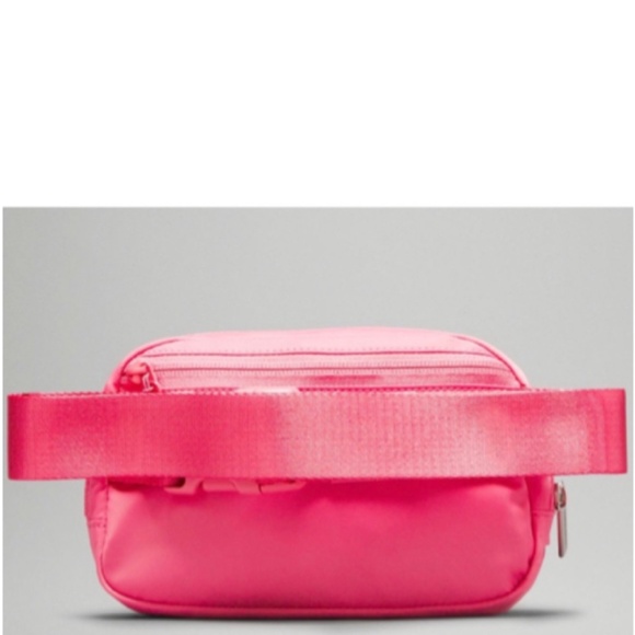 Lululemon Everywhere Belt Bag 1L Sakura Pink - Picture 3 of 7